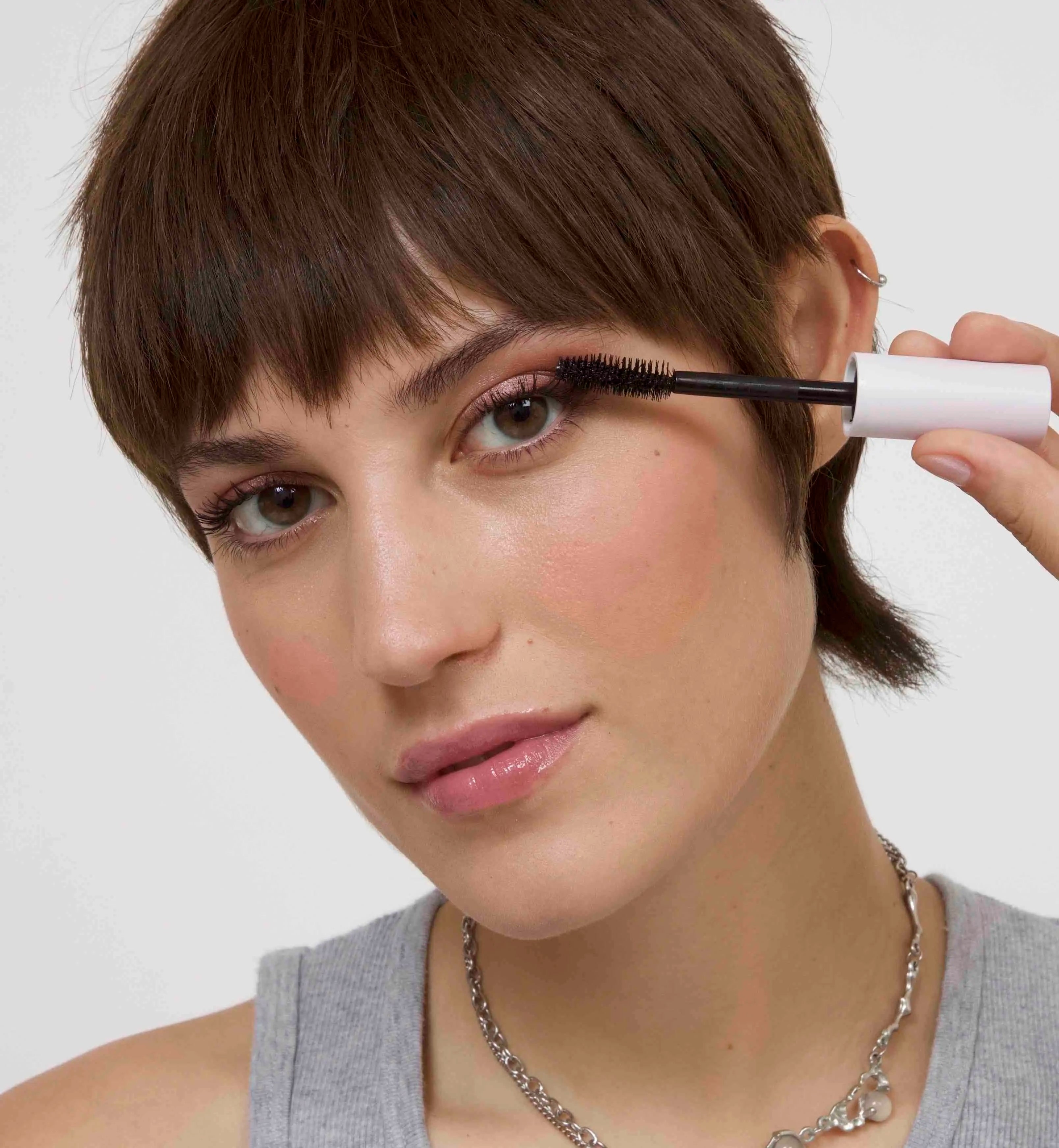 The Best Thing I Used This Week Was a Flake-Free Mascara That Gives Me Thick, Feathery Lashes in 1 Swipe